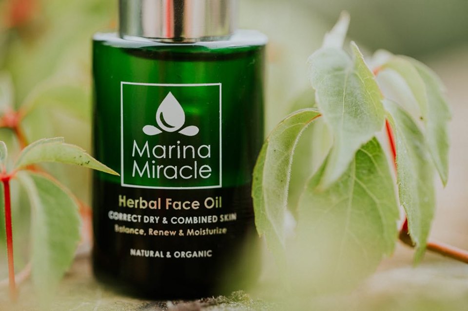 Herbal Face Oil – Doprajte pokožke kvalitnú výživu bez upchávania pórov